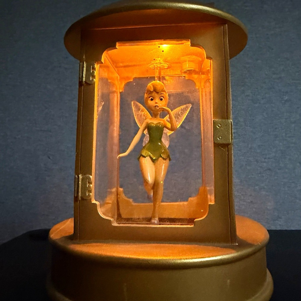 Disney Tinkerbell Illuminating Lantern Snowglobe Captain Hook Gold Pixie Dust